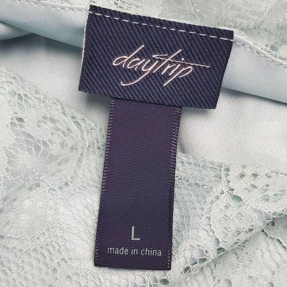 Daytrip Large Blue Lace LS Top - Picture 5 of 7